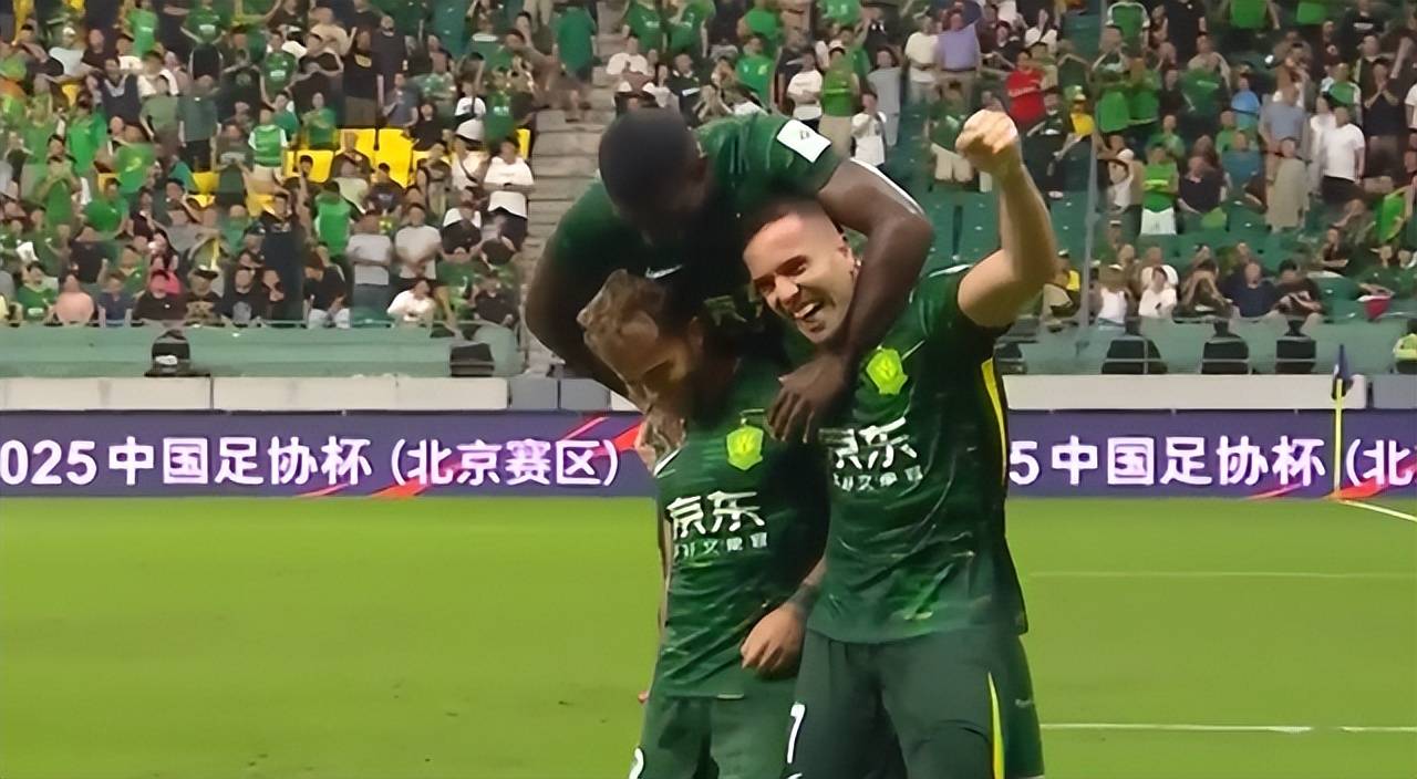 顶级球队联袂出战，尽展高超技艺，士气大振的简单介绍