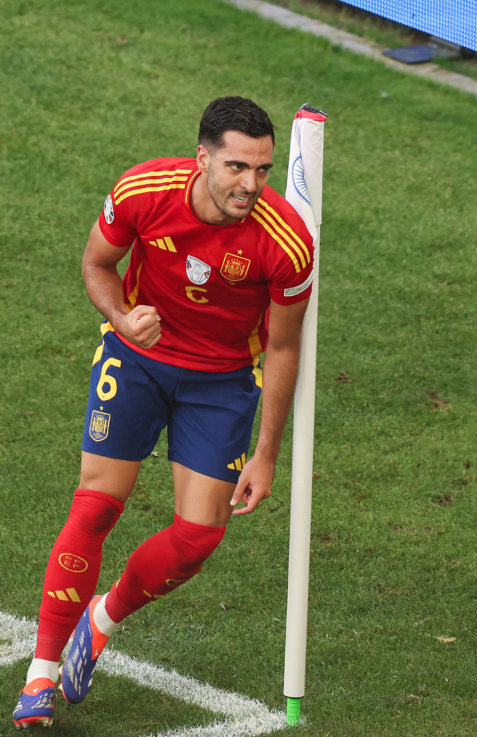 意大利大胜冰岛,成功晋级欧洲杯四强,表现亮眼 意大利大胜冰岛,成功晋级欧洲杯四强,表现亮眼