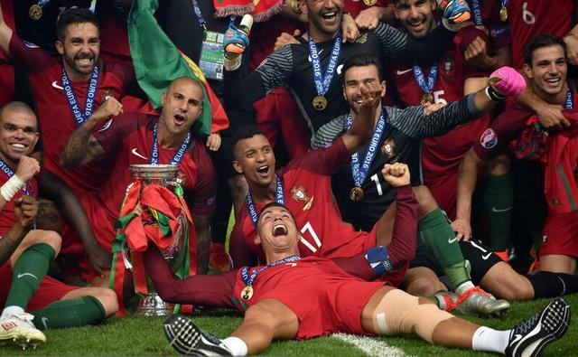 包含欧洲杯巨星信手拈来，狂射如潮横扫对手，战绩斐然的词条