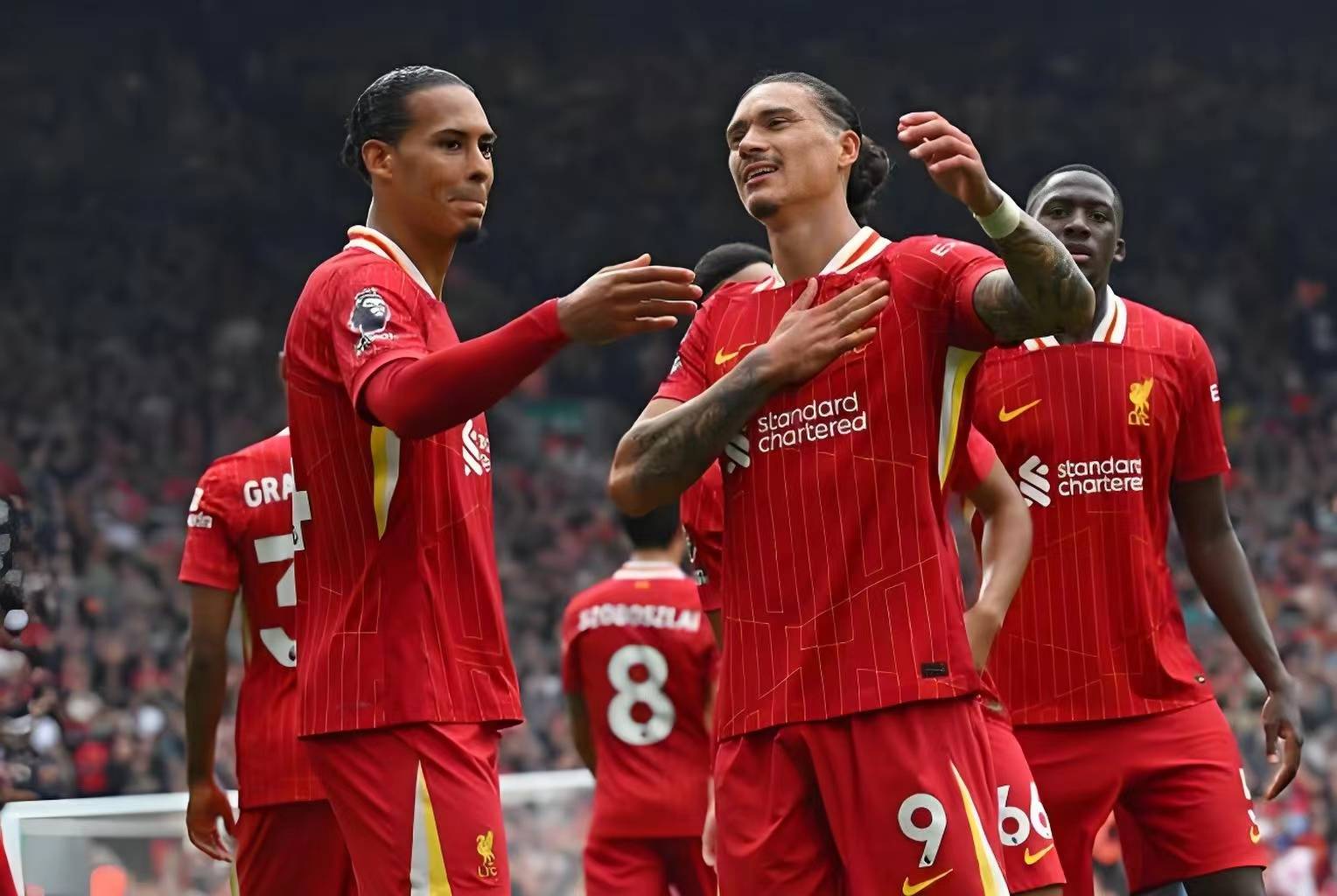 利物浦磨砺晋级之路，迈向胜利之门，掌声雷动的简单介绍