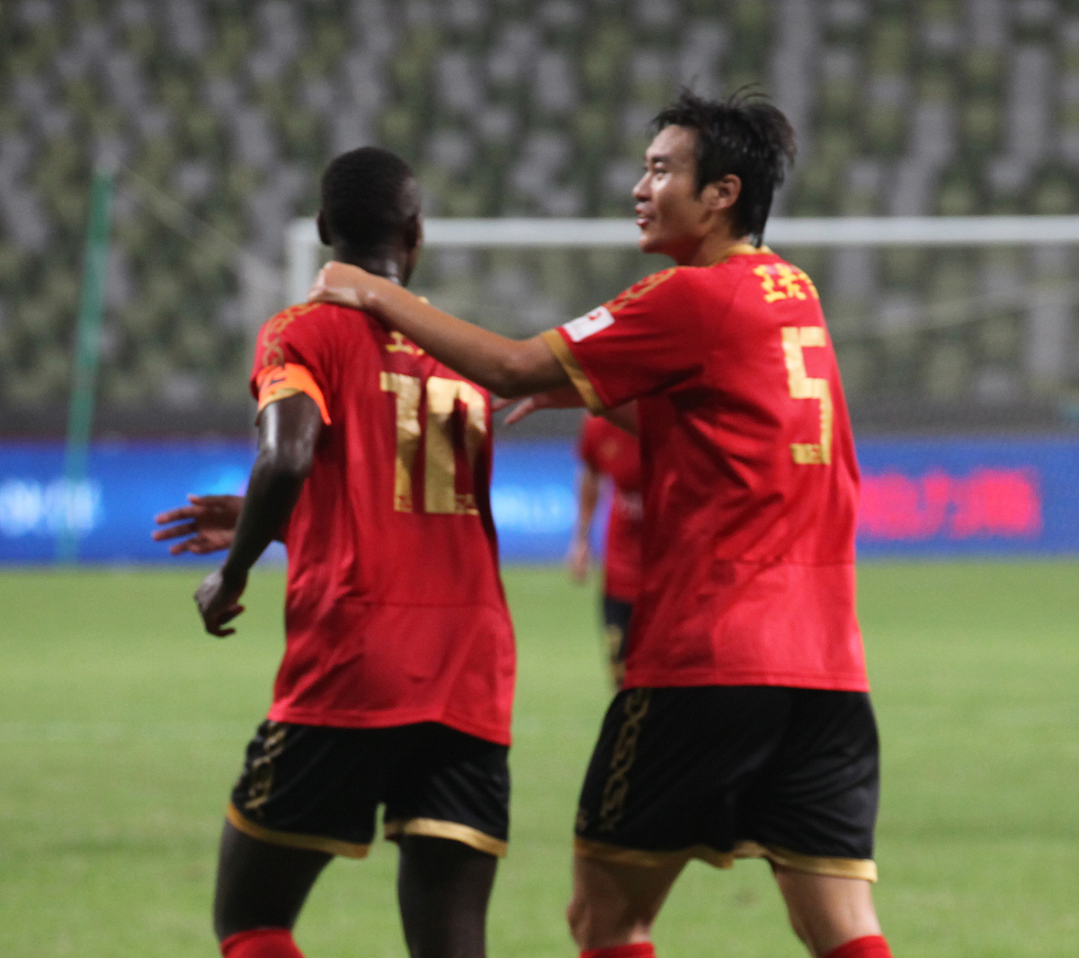 雄火队双.核再度合作，携手夺冠喜获巨大胜利！，稳步上升