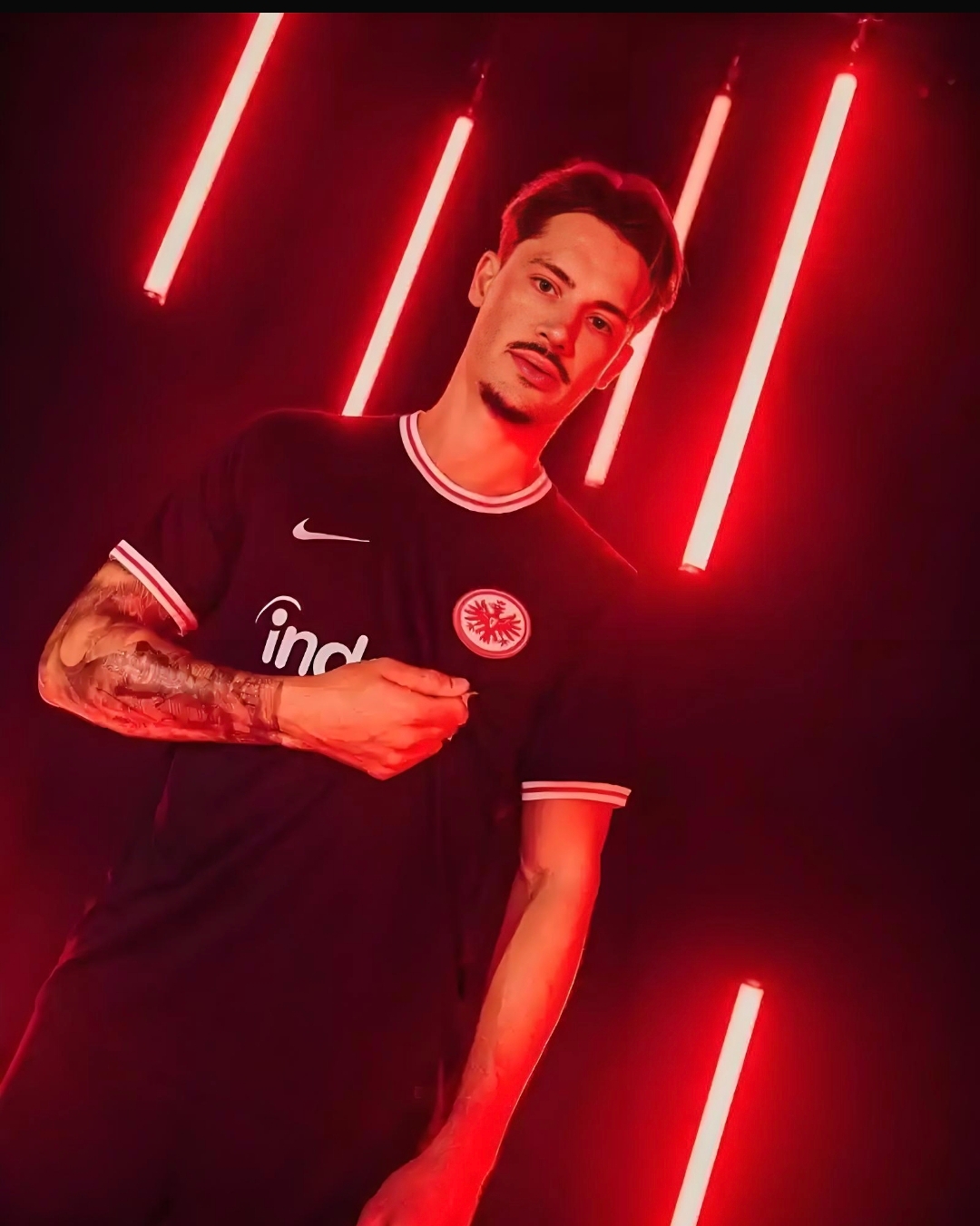 阿贾克斯全队表现出色，赢得胜利，全场震撼