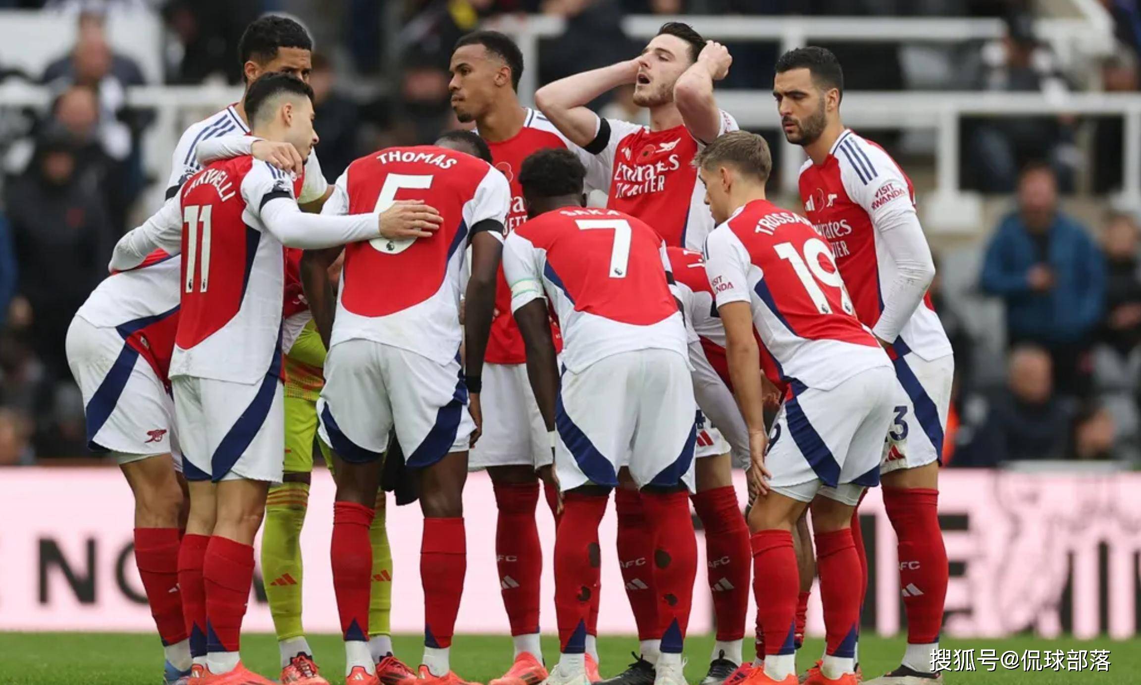 包含狂欢开始：欧洲国家联赛吸引万众瞩目，振奋人心的词条