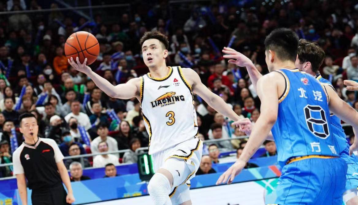 北京队即将在主场迎战辽宁男篮，掌声雷动的简单介绍