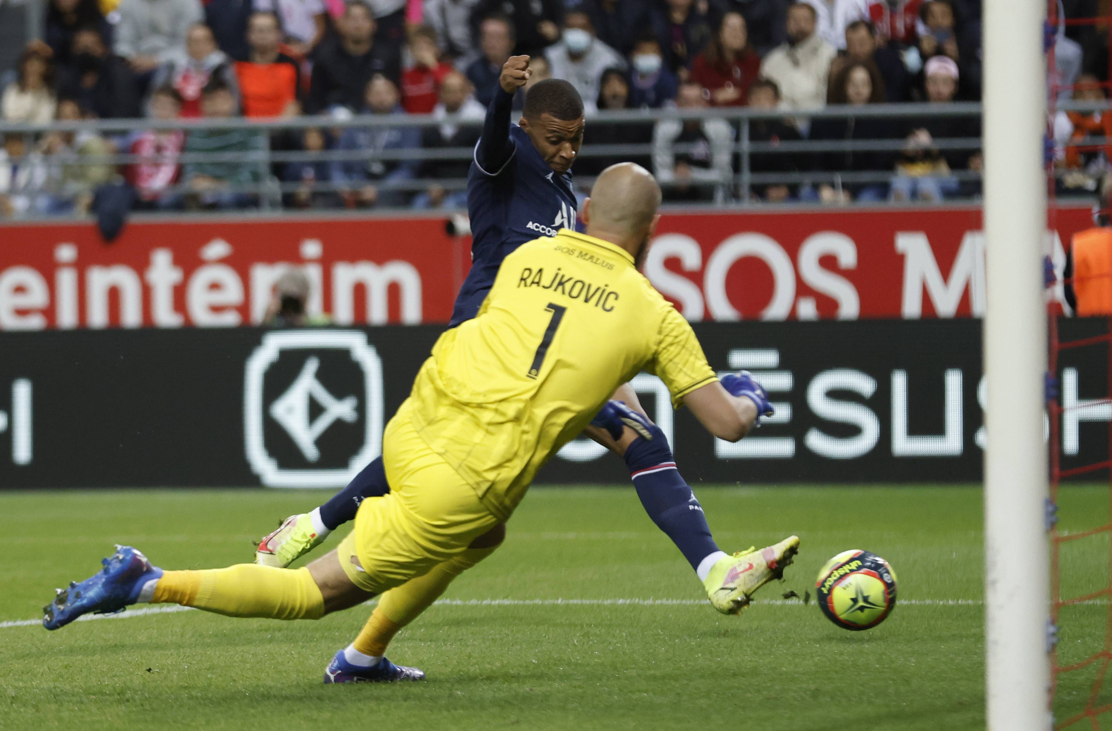 兰斯客场绝杀对手,反客为主取胜,战绩斐然 兰斯客场绝杀对手,反客为主取胜,战绩斐然