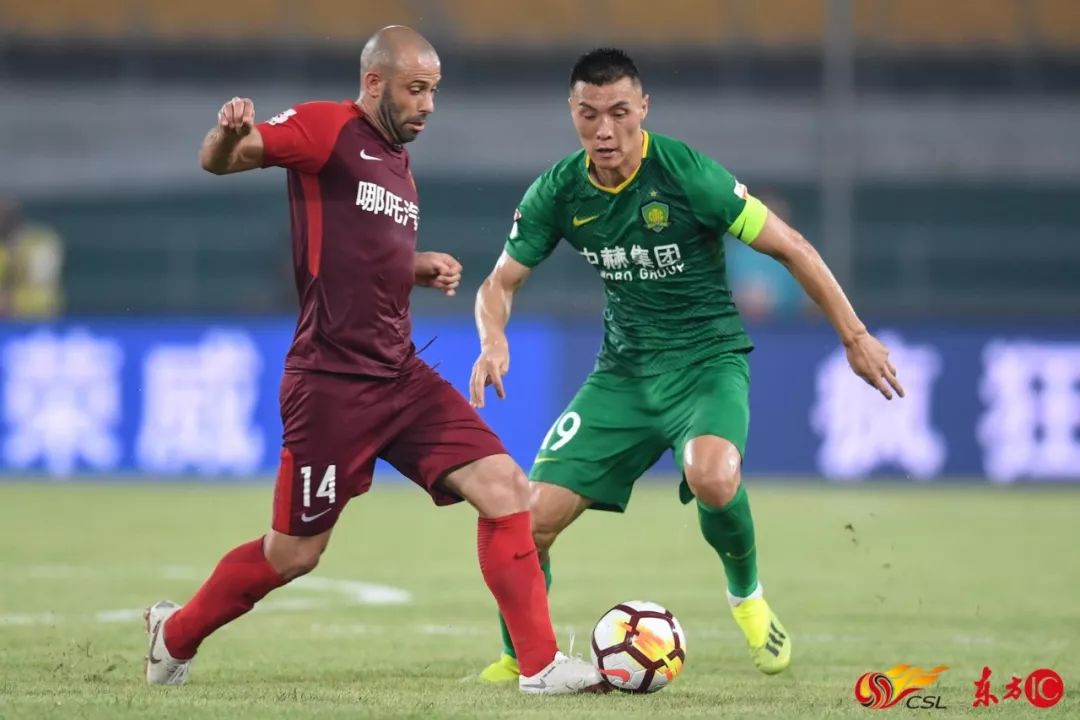 包含两队力争胜利，全力以赴决胜负，战绩斐然的词条