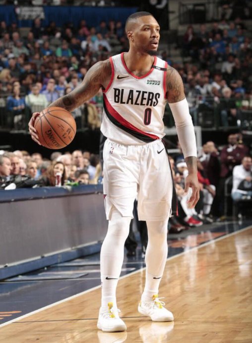 关于开拓者客场大胜，利拉德全面发挥成为球队获胜功臣，士气大振的信息