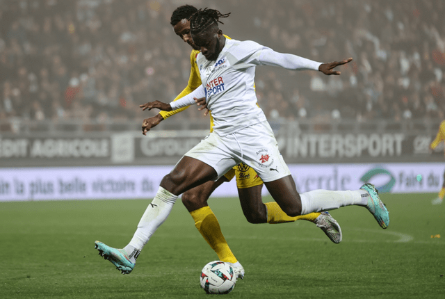 南特客场击败亚眠，取得关键三分，士气大振