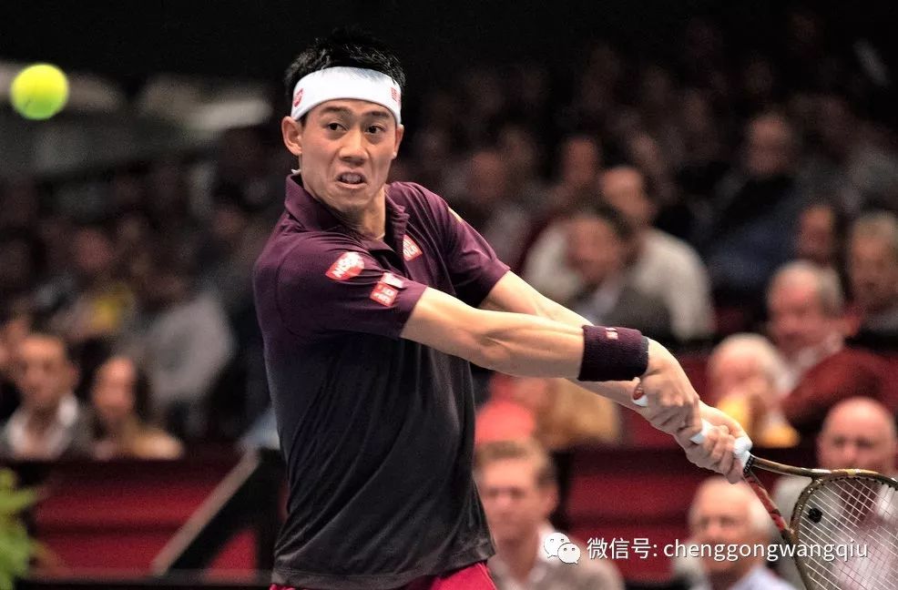 瑞士滑雪运动员夺得冠军，封王成功，全场震撼