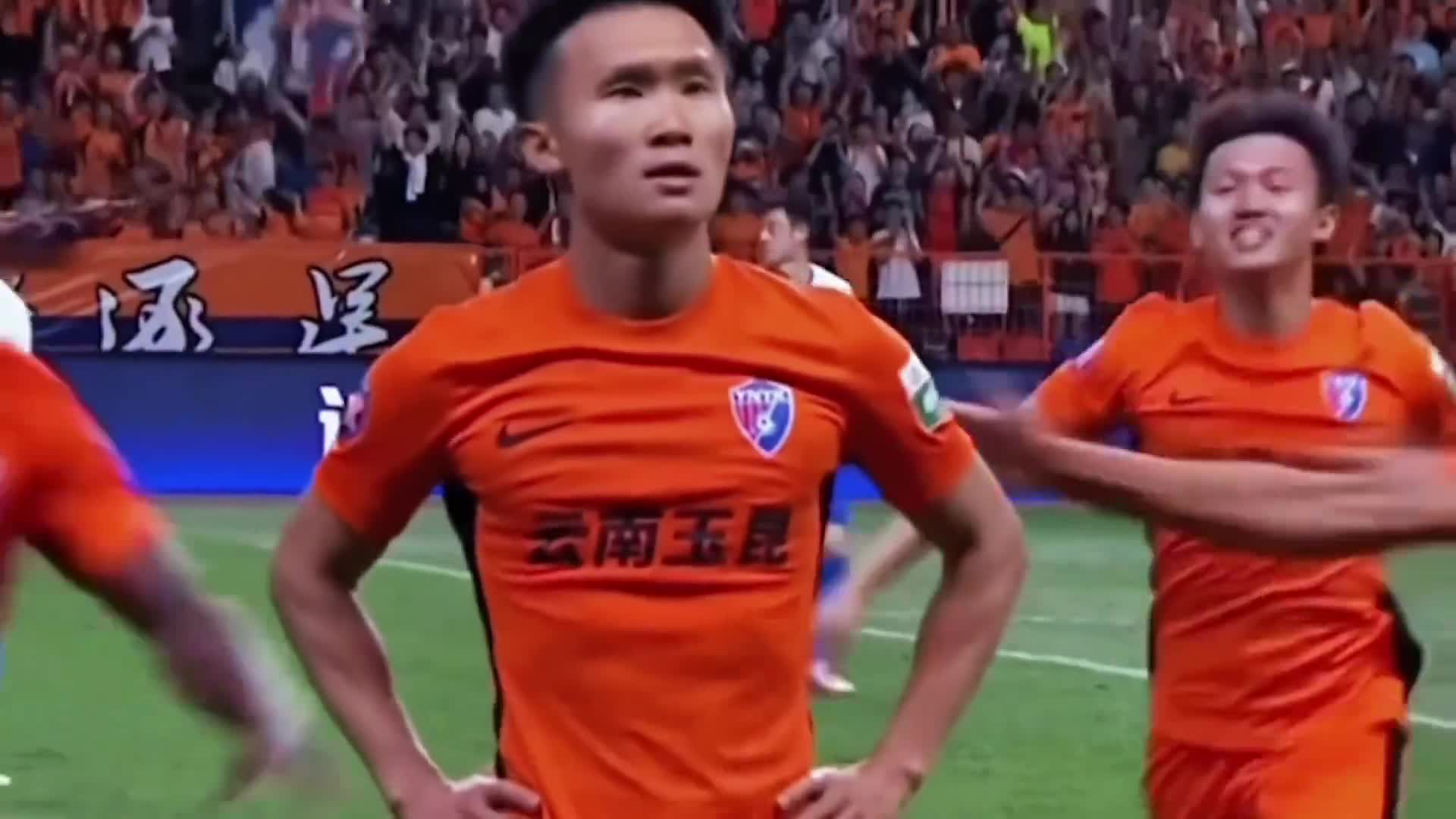 老将重返球场，展现出色状态备战比赛，稳步上升