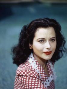 包含爱尔兰游泳选手海蒂斩获金牌，实力过人，全场震撼的词条