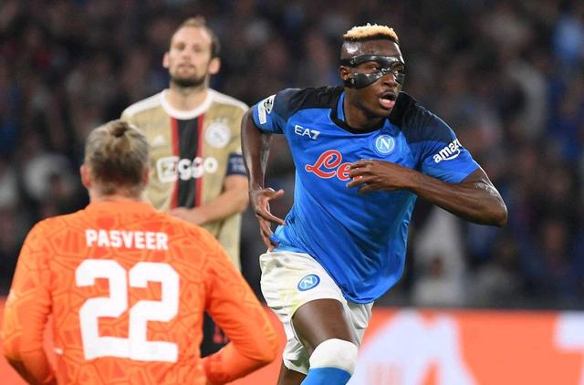 包含那不勒斯客场全取三分，继续保持前进，表现亮眼的词条