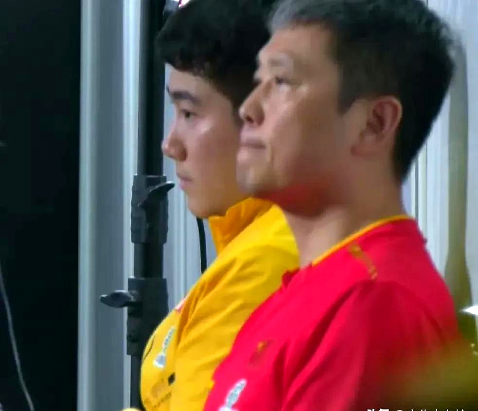 包含夺冠时刻：竞技场上让人动容的瞬间，全场震撼的词条