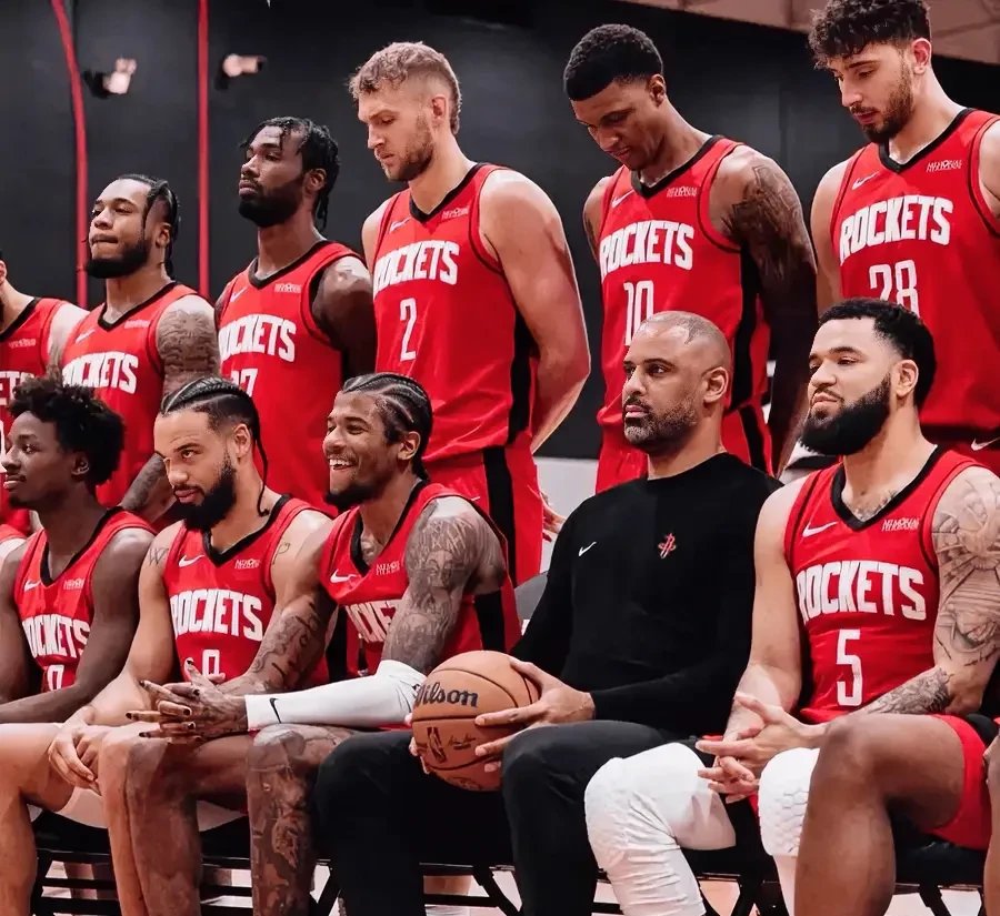 包含火箭险胜辽宁队，霍勒迪统治全场的词条