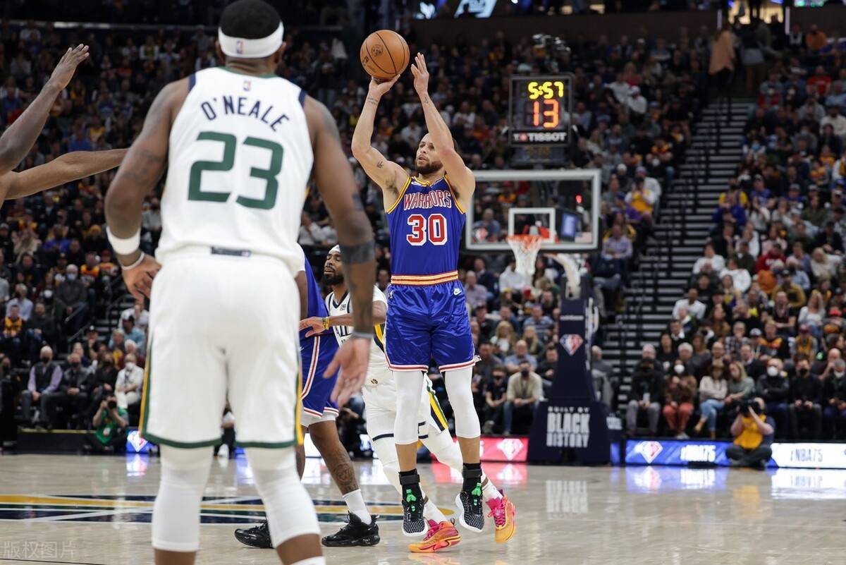 广东队险胜爵士,克莱点燃赛场 广东队险胜爵士,克莱点燃赛场