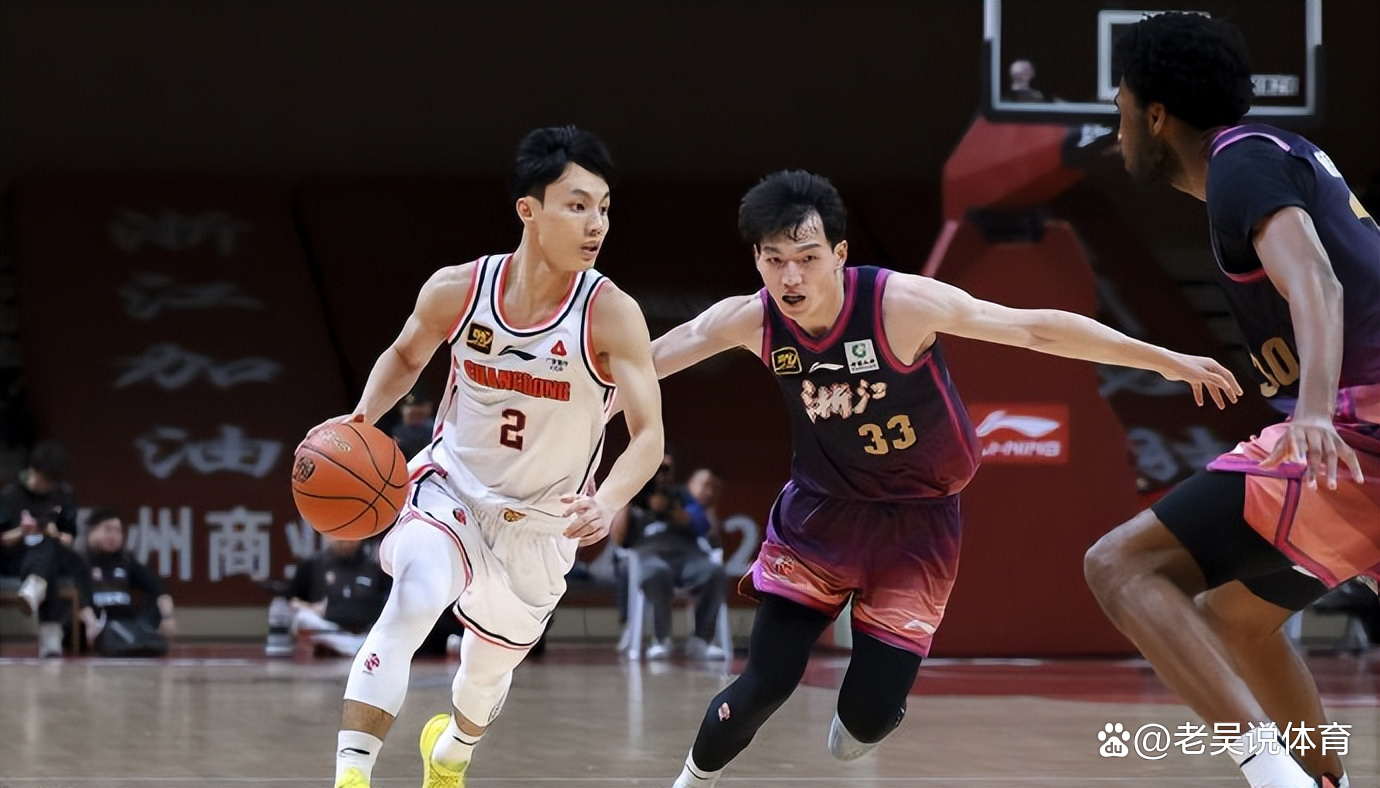 广东队险胜爵士,克莱点燃赛场 广东队险胜爵士,克莱点燃赛场