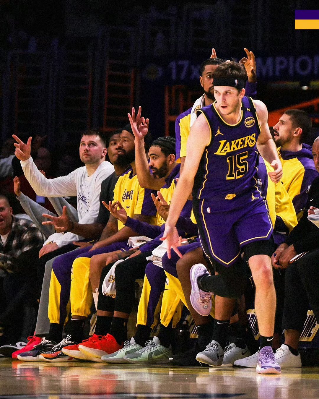 包含湖人轻取新疆队，福克斯惊艳四座的词条