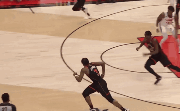 包含山东队碾压深圳队，范弗利特高光表现的词条