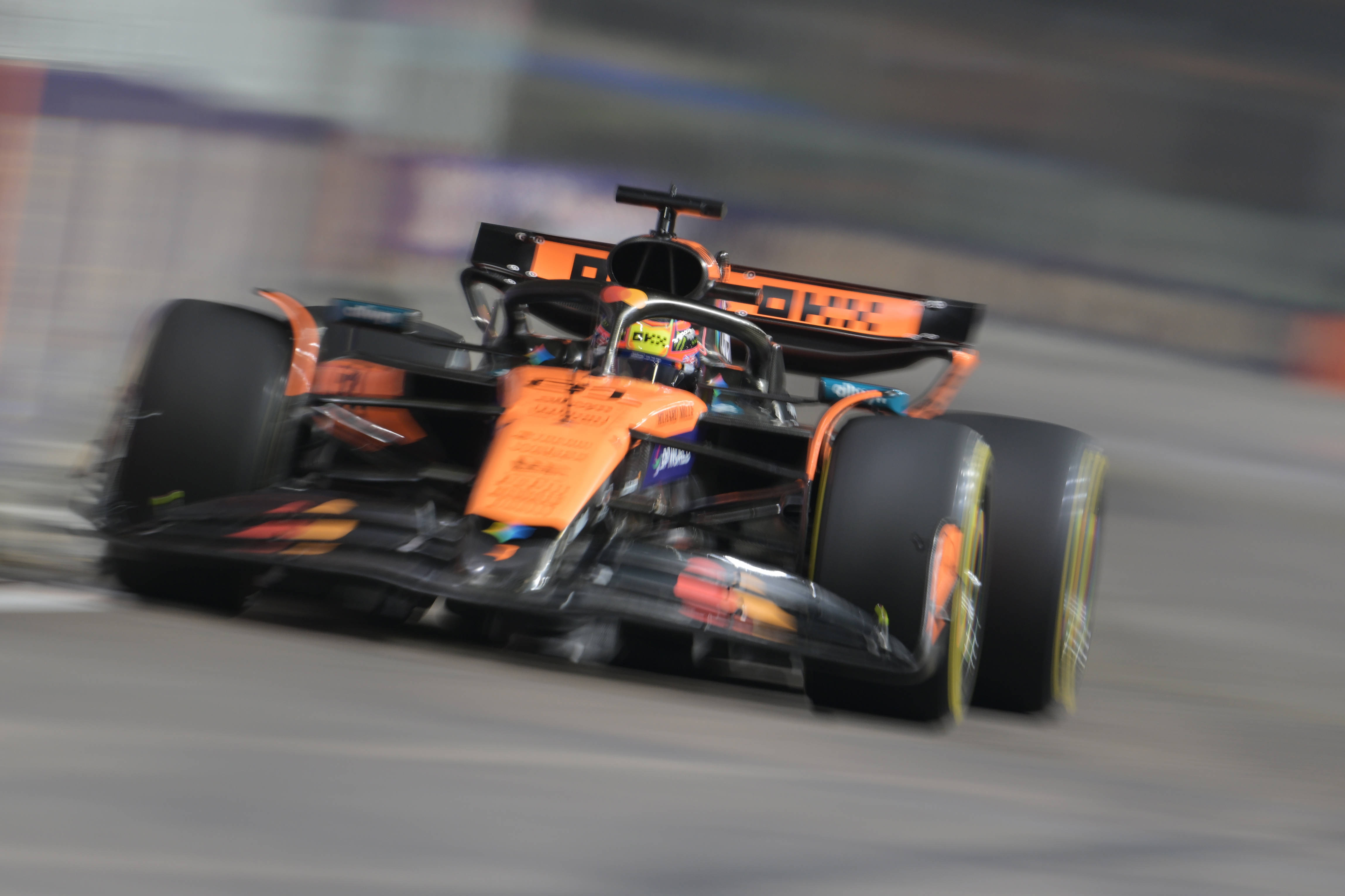 威廉姆斯险胜红牛车队,阿隆索刷新纪录 威廉姆斯险胜红牛车队,阿隆索刷新纪录