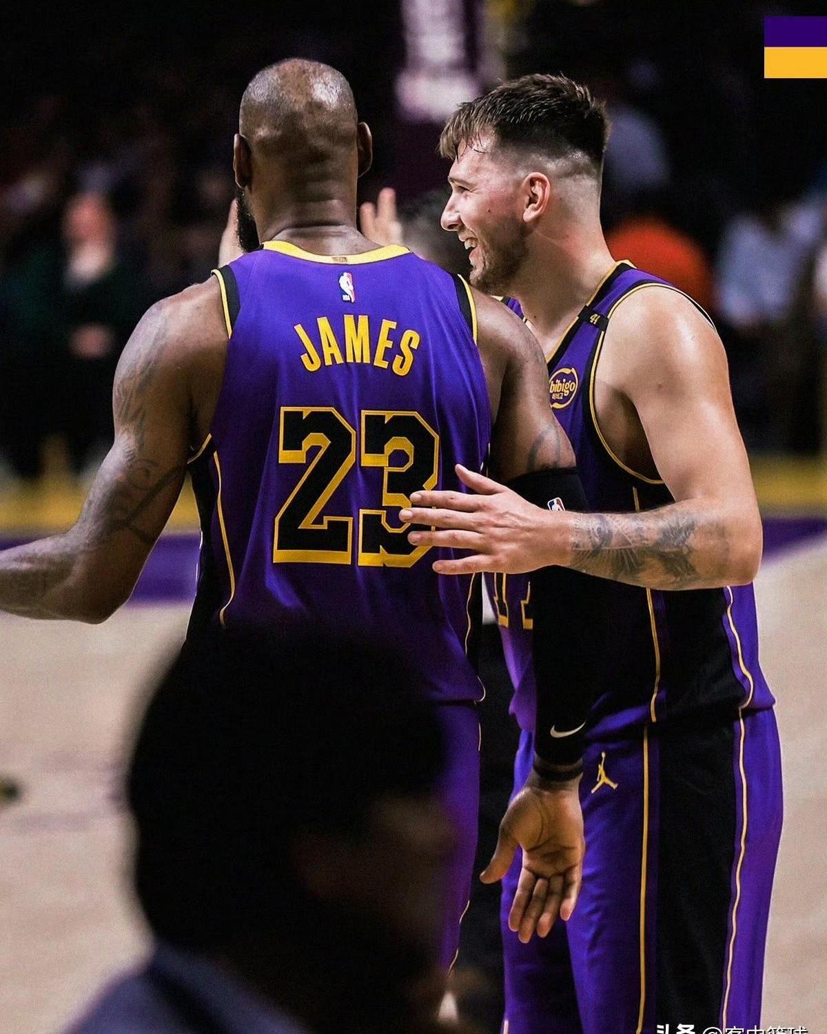 灰熊完胜独行侠，詹姆斯带队取胜