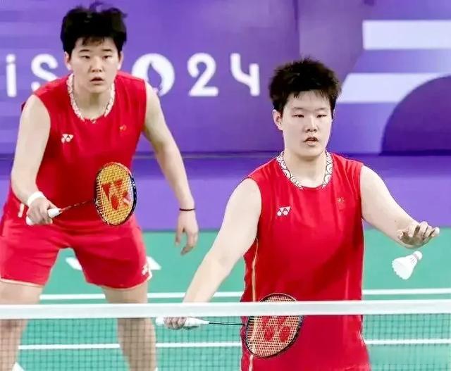 印尼队碾压丹麦队,石宇奇扛起全队 印尼队碾压丹麦队,石宇奇扛起全队