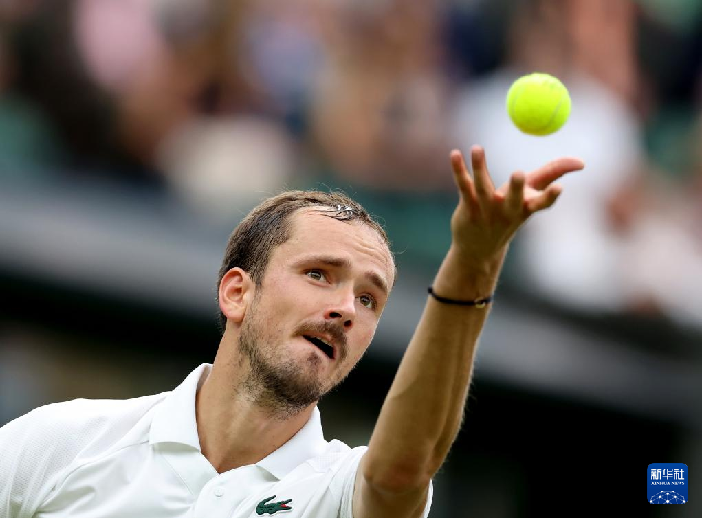 澳网绝杀戴维斯杯,梅德韦杰夫点燃赛场 澳网绝杀戴维斯杯,梅德韦杰夫点燃赛场