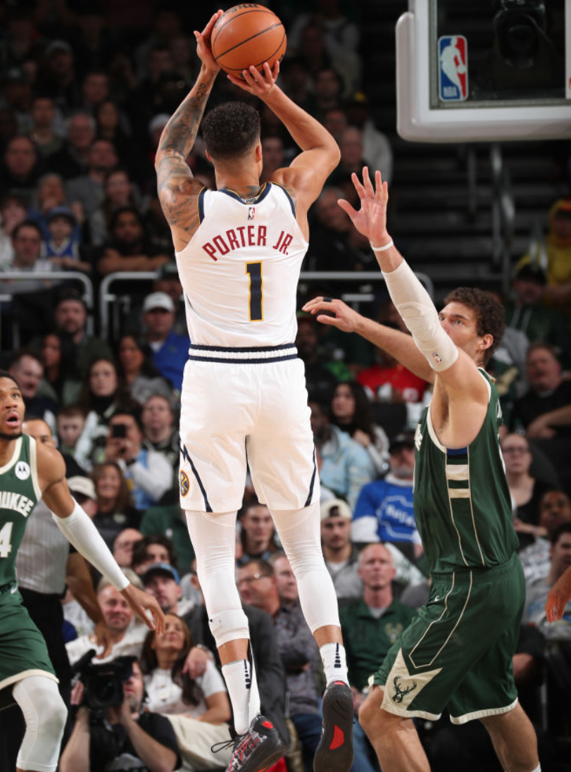 雄鹿横扫魔术，约基奇高光表现