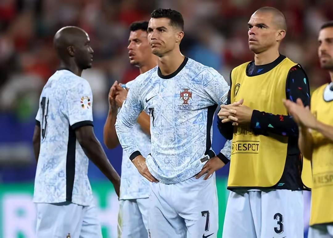 葡萄牙碾压土耳其,格纳布里扛起全队 葡萄牙碾压土耳其,格纳布里扛起全队