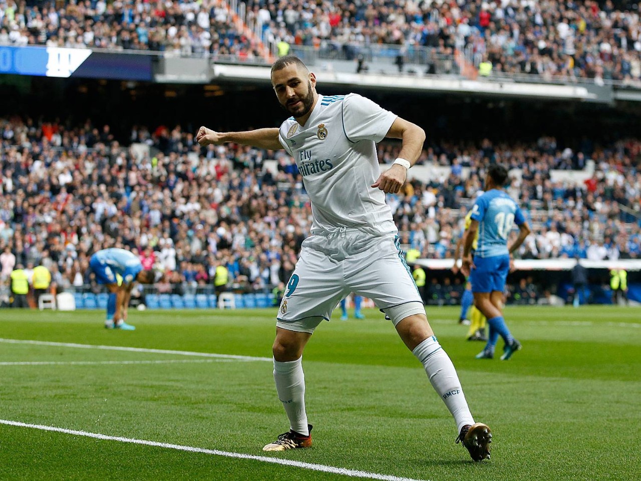 希腊绝杀勒沃库森,本泽马点燃赛场 希腊绝杀勒沃库森,本泽马点燃赛场