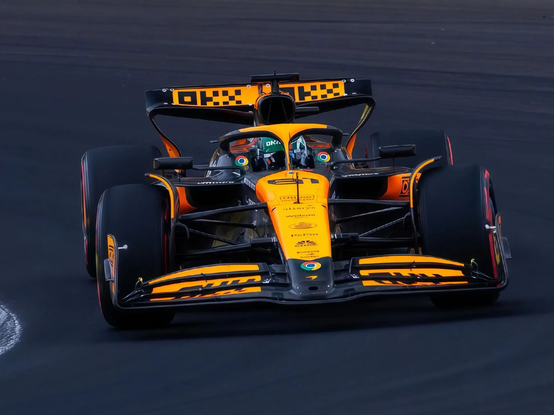 迈凯伦横扫索伯车队，诺里斯状态火热